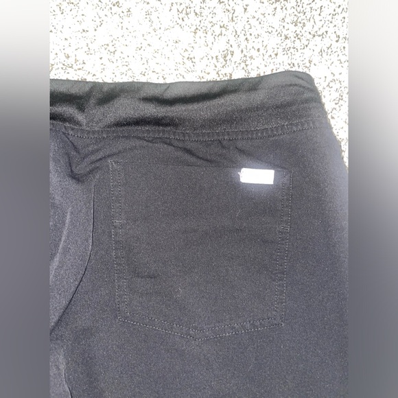 FIGS joggers scrub bottoms - Picture 4 of 5